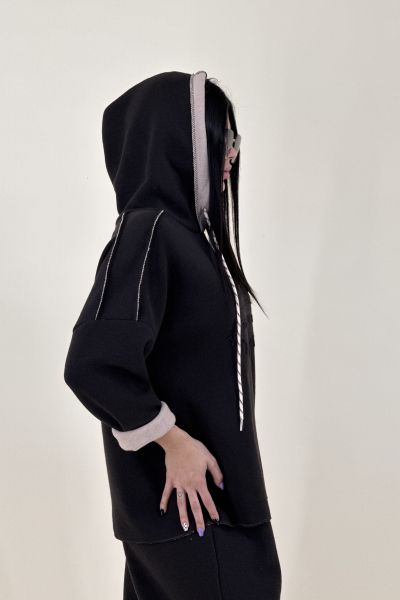 Дамски суитшърт от много плътно трико