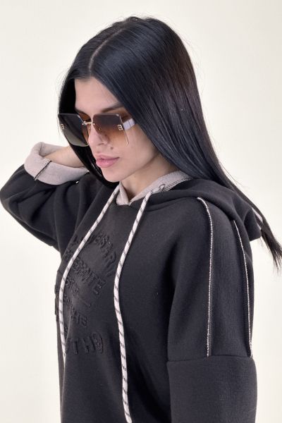 Дамски суитшърт от много плътно трико