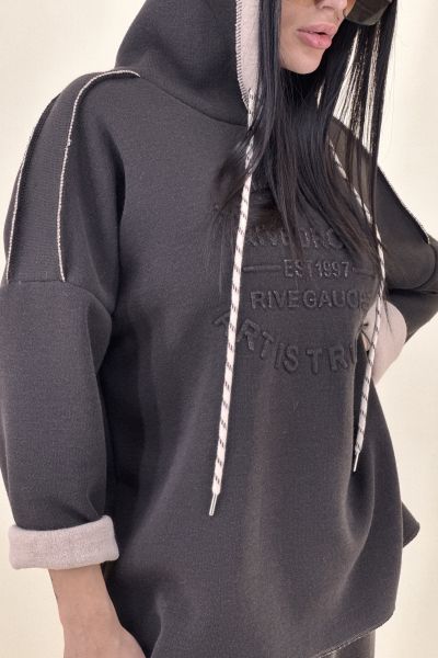 Дамски суитшърт от много плътно трико