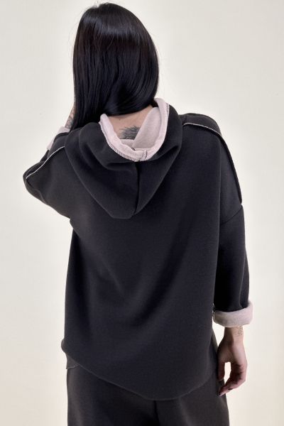 Дамски суитшърт от много плътно трико