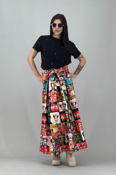 Дамска тениска с мини сърца в черно