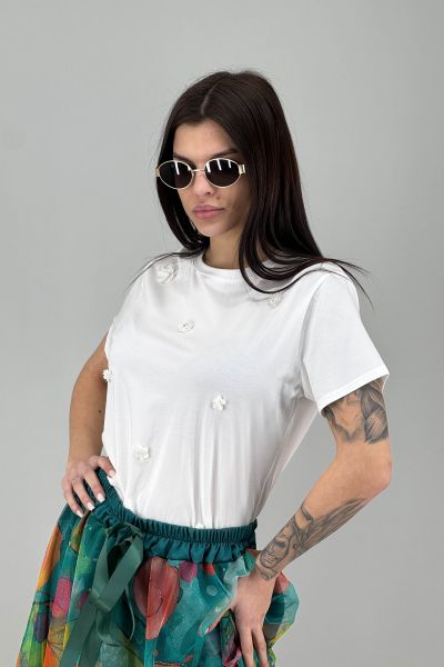 Дамска тениска в бяло