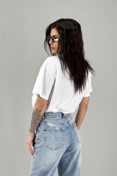 Дамска тениска в бяло