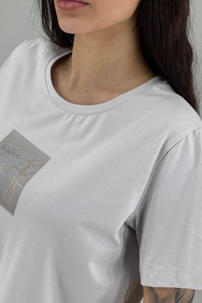 Дамска тениска с графичен акцент