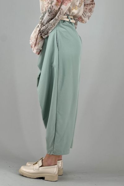 Дамски панталон в светло зелено