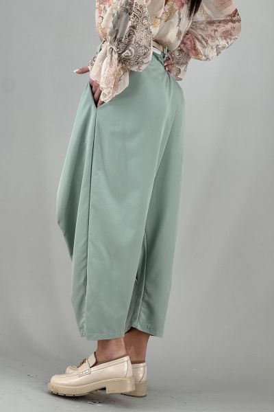 Дамски панталон в светло зелено