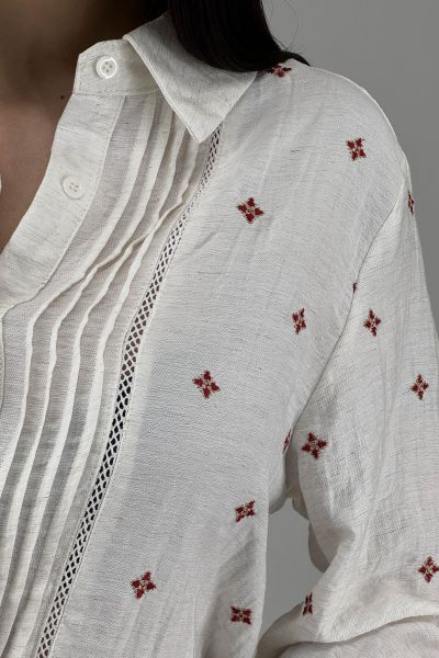 Дамска риза в бяло крем