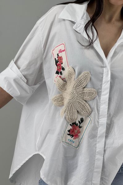 Дамска риза в бяло