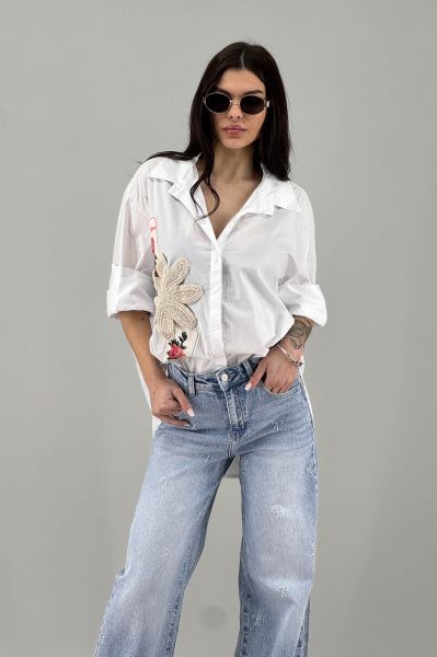 Дамска риза в бяло