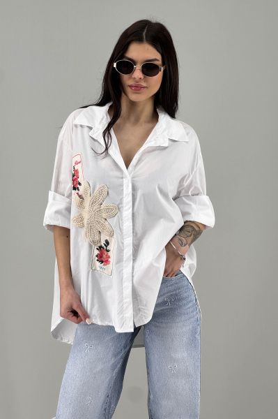 Дамска риза в бяло