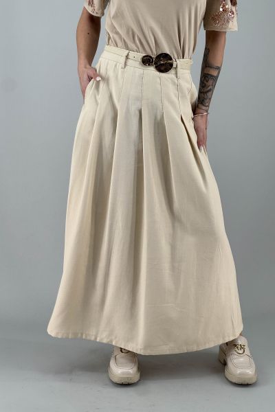 Пола в екрю