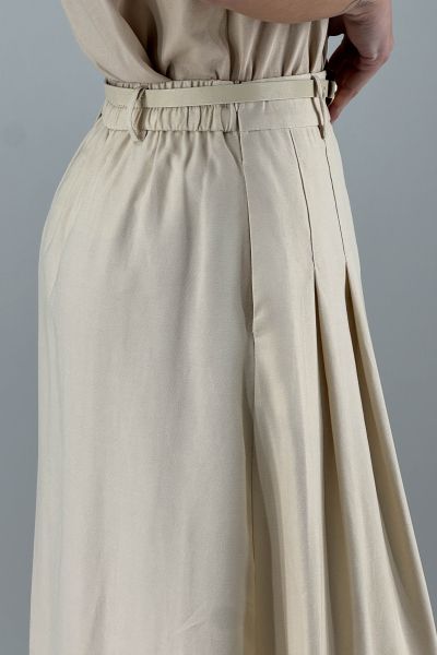 Пола в екрю