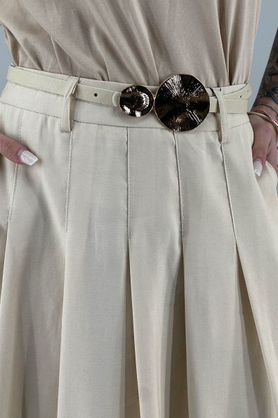 Пола в екрю