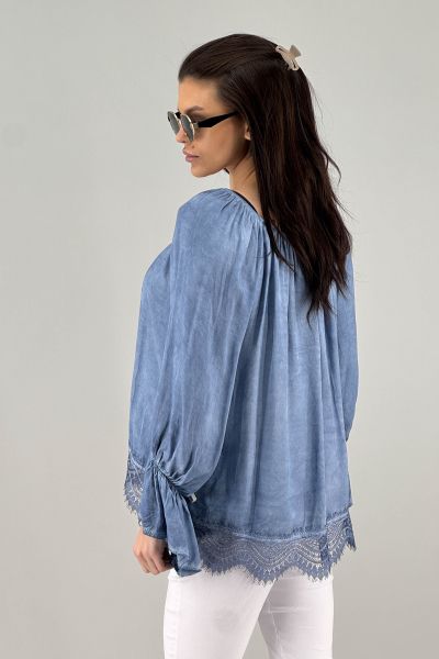 Дамска блуза в светло синьо