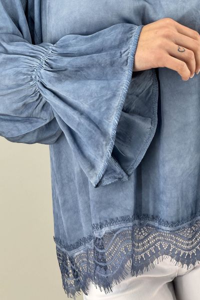 Дамска блуза в светло синьо