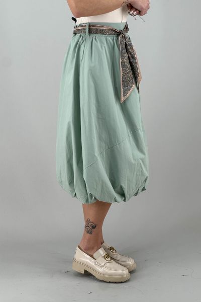 Пола в светло зелено