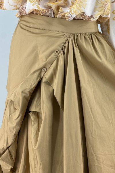 Пола в светло кафяво