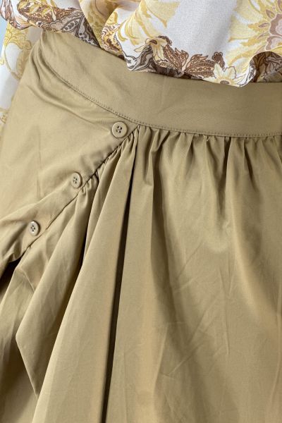 Пола в светло кафяво