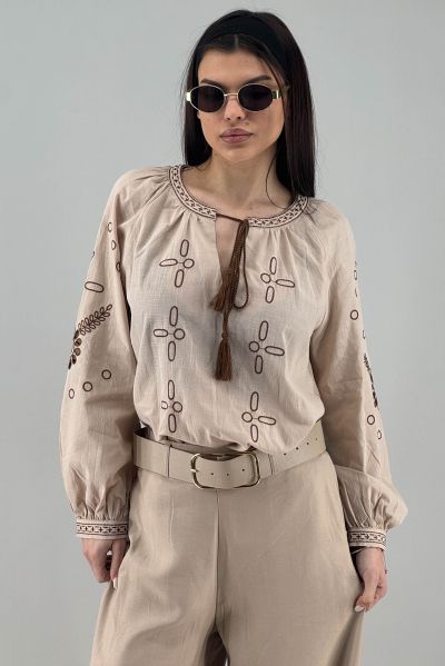 Дамска риза в светло кафяво