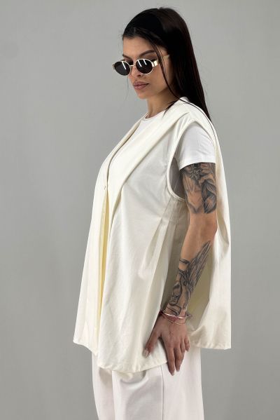 Дамски дълъг елек в бяло-крем