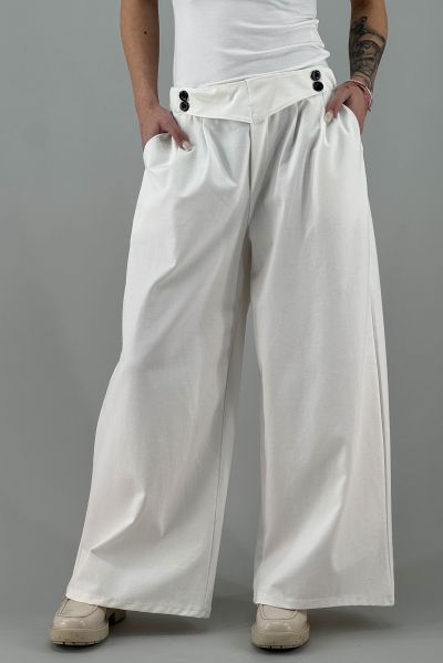 Дамски панталон в бяло-крем