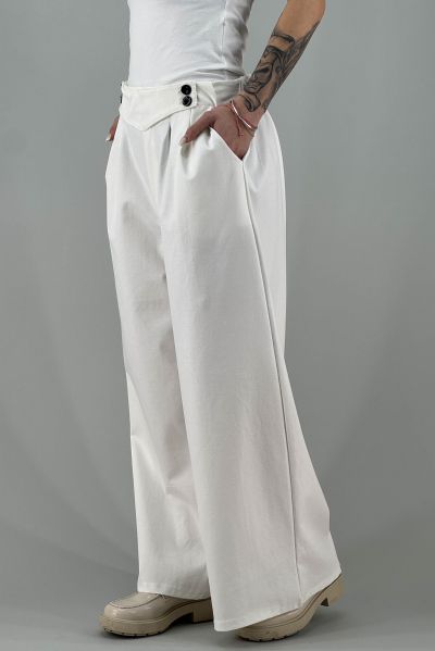 Дамски панталон в бяло-крем