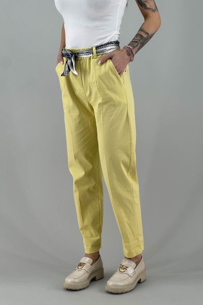 Дамски панталон в жълто
