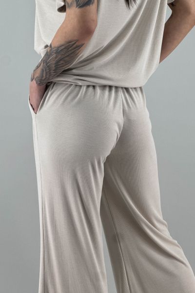 Дамски спортен панталон в екрю