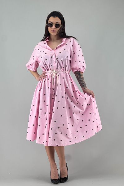 Рокля в розово с точки