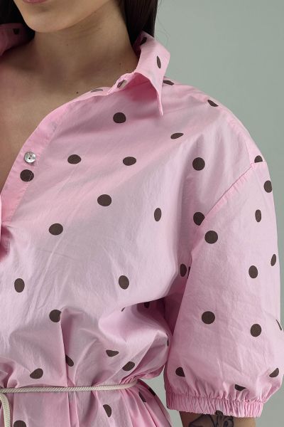 Рокля в розово с точки