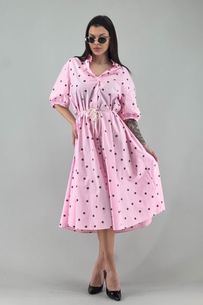 Рокля в розово с точки