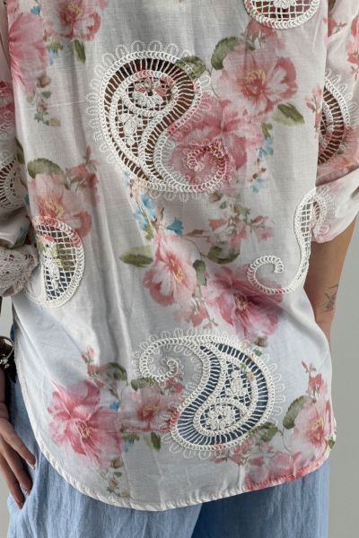 Дамска риза с бродерия